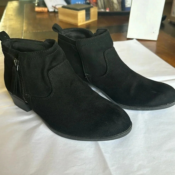 Arizona Jean Company Shoes - Arizona Jeans ankle boots. Size 7